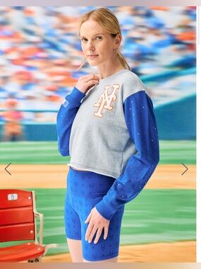 METS COLORBLOCK RAW HEM GEMS CROPPED CREW IN BLUE